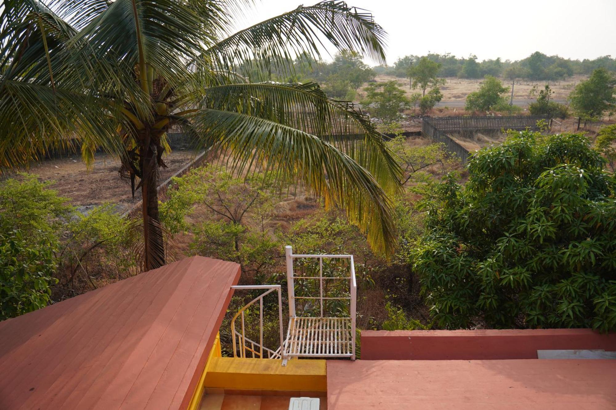 Redstone House By Oxystays Hospitality Ganpatipule Exterior photo