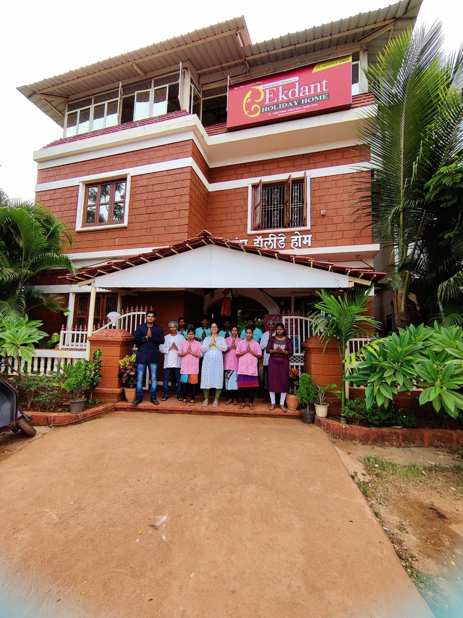 Redstone House By Oxystays Hospitality Ganpatipule Exterior photo